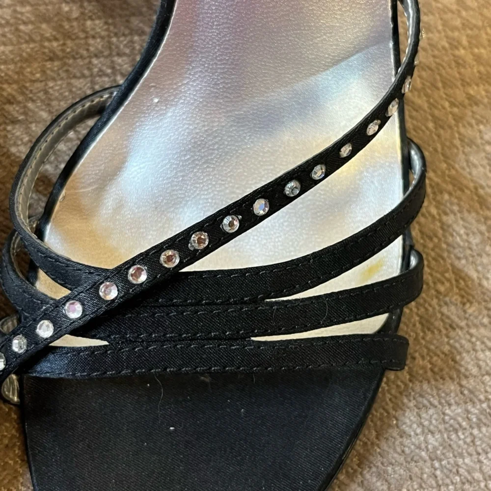 Guess Women’s Black Strappy Rhinestone Heel size 5 in like new condition - Picture 10 of 11
